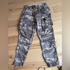 Men’s camouflage cargo pants Abercrombie